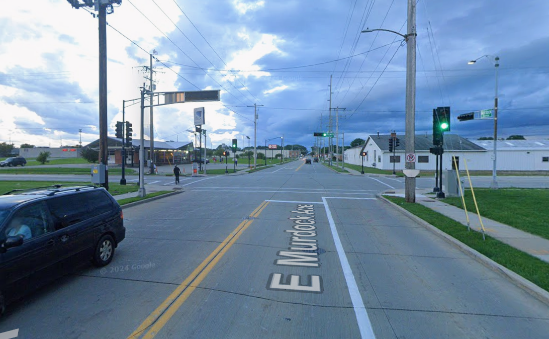 E Murdock Ave / Bowen St